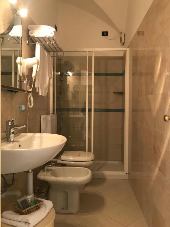 Hotel Miramare إمبيريا المظهر الخارجي الصورة