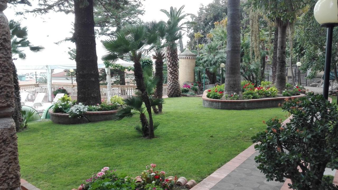 Hotel Miramare إمبيريا المظهر الخارجي الصورة