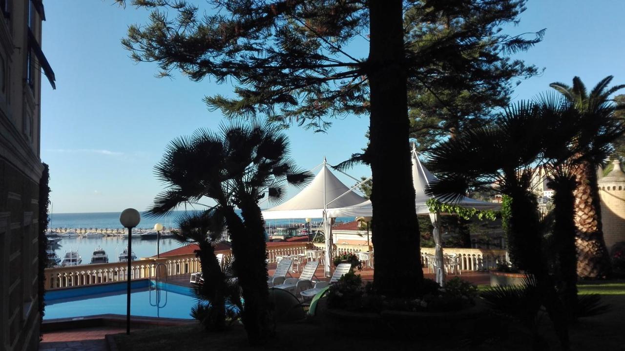 Hotel Miramare إمبيريا المظهر الخارجي الصورة